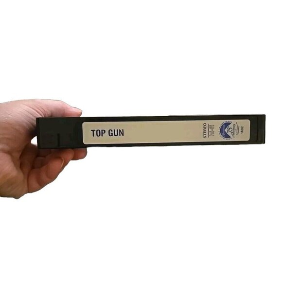 TOP GUN TOM CRUISE, KELLY MCGILLIS HARD CASE Rental Sticker VHS ORIGINAL RELEASE - Picture 6 of 7